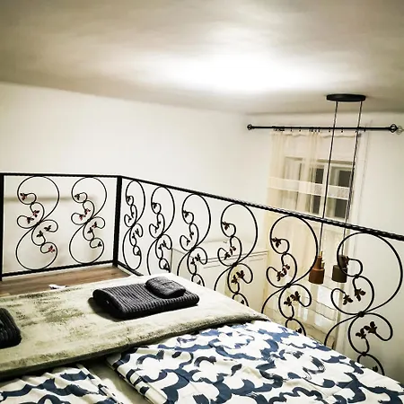 Visegradi * בודפשט